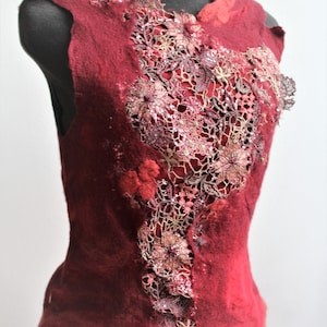 top de encaje rojo, artículo de fieltro, vestido de hadas, boda de hadas, encaje de fieltro único, artículo único, top de noche, artículo hecho a mano