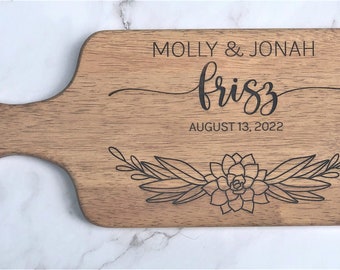 Tabla de cortar personalizada como regalo de boda / Tabla de cortar suculenta grabada / Tabla de cortar personalizada / Regalo de boda para pareja