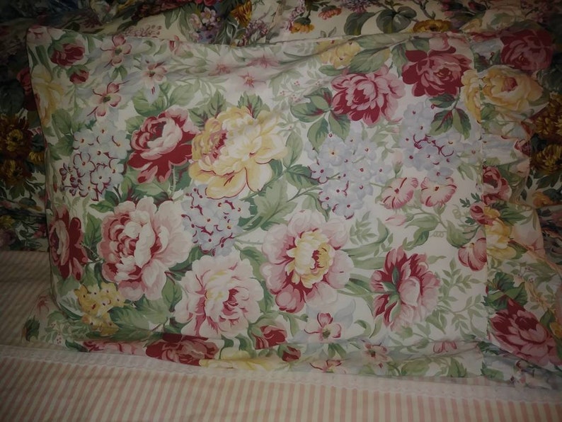 Beautiful Vintage Springmaid Sheet Set With Lovely Vibrant Etsy