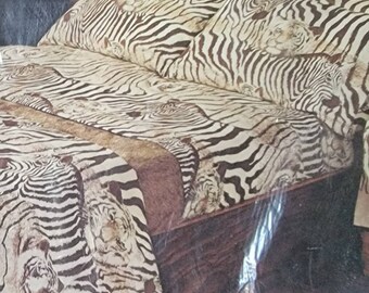 NOS Vintage Flat Sheet With Safari Design by Burlington - Full Size [#183]