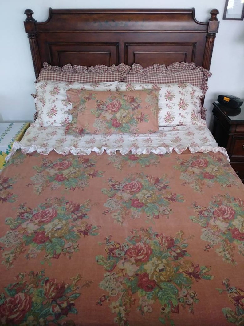 NOS Vintage Ralph Lauren Fitted Sheet in the Beautiful Maura - Etsy