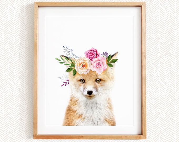 Bébé renard avec couronne de fleurs, art animalier de la forêt pour chambre d'enfant, décoration de chambre d'enfant, impression d'art animalier sans cadre par Amy Peterson
