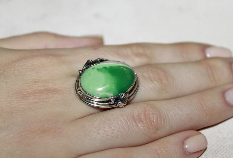 Green Stone Ring Green Variscite Ring Gift for Nature Lovers Silver Leaf Ring Nature Inspired 925 Silver Jewery with Rare Stone