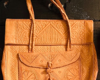 Bolso, cartera o bolso tote vintage marroquí de piel repujada.