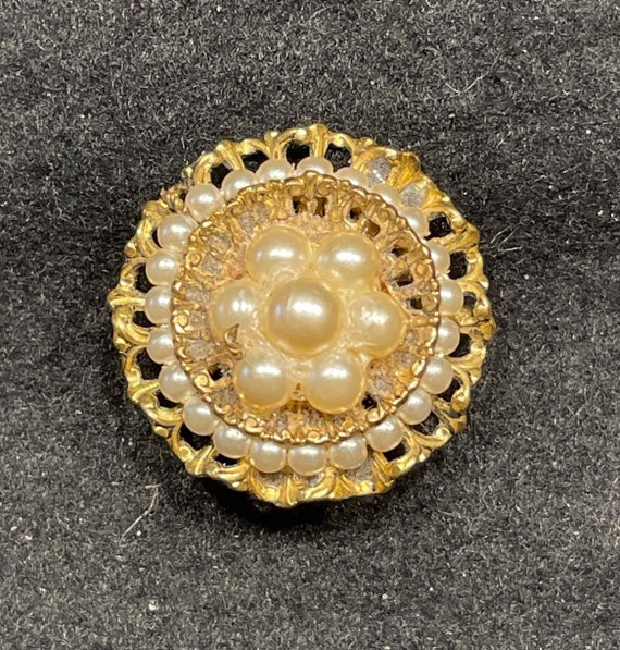 Vintage Pearl Brooch or pin - image 1