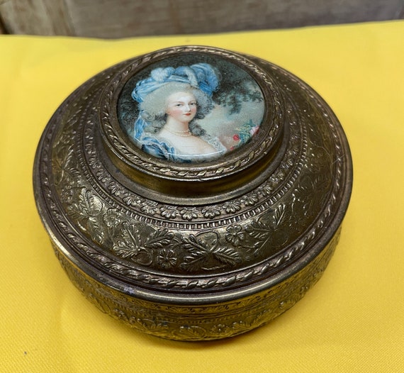 Vintage PNCW USA Metal Round Victorian Lady Jewelry Trinket Box