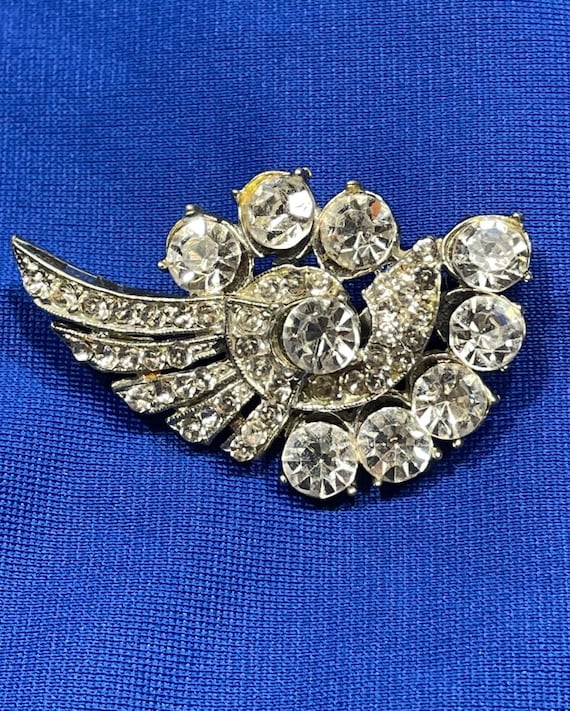 Vintage crystal rhinestone brooch - crystal rhines