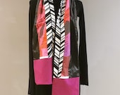 bunter Patchwork Schal für Damen Baumwolle Viskose, Materialmix für Alltag, pink/schwarz/weiße Wintermode, modernes Designer Accessoires
