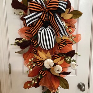 Fall Wreath, Fall Front Door Wreath, Pumpkin Wreath, Fall Decor, Thanksgiving Wreath,Black and White Pumpkin Wreath, Autumn Wreath