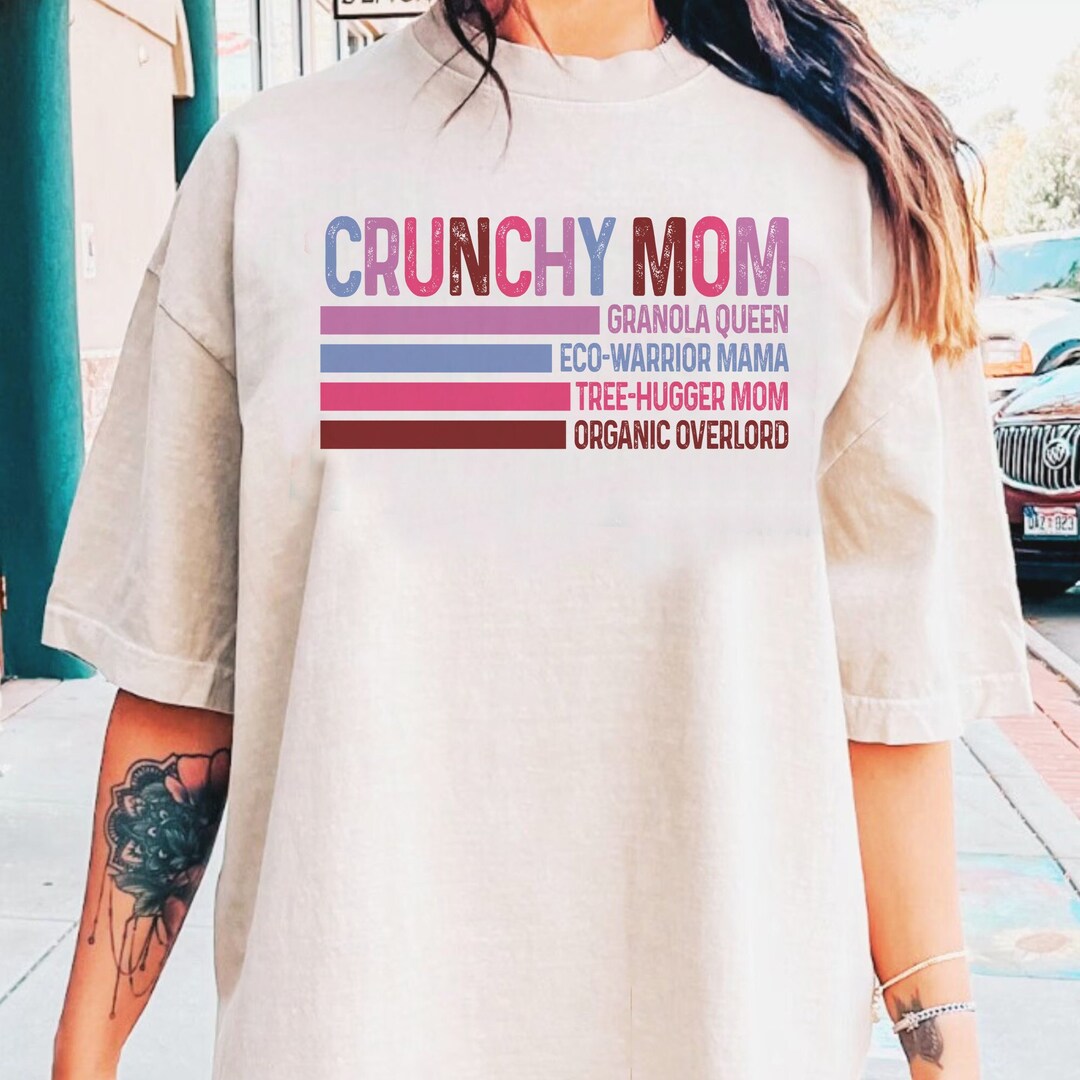Retro Crunchy Mom Png, Gift for Crunchy Mom, Granola Queen, Tree-hugger