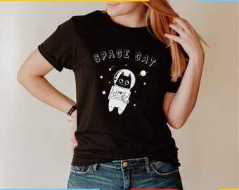 Space Cat – Cute Kitty Astronaut Design – Perfect Cat Space Shirt for Astronomy Lovers – Pre-Shrunk Unisex Softstyle Tee