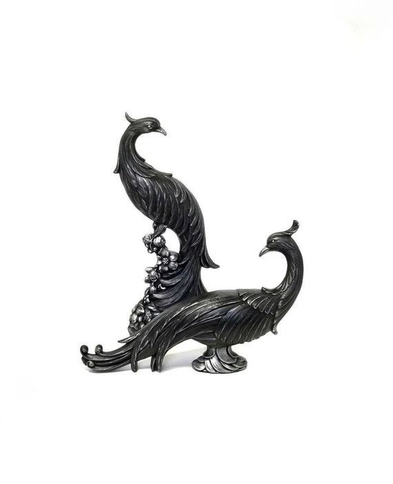 ゴシック様式の孔雀の彫像｜黒と銀の鳥の置物｜バロック様式のテーブル