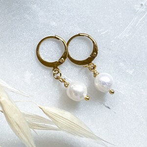 Gold Huggie Hoop Earrings with pearls, Women Gold Hoop Earrings, Minimalist cute earrings, Easy to wear pearls earrings, Gift for her,SABINA