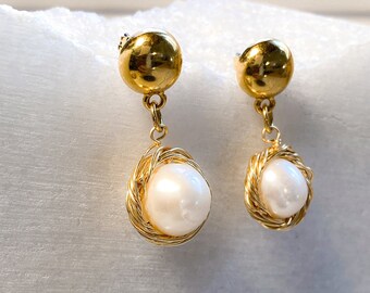 Mother of pearl drop earrings, Gold studs with pearl wreath, Classical bridal jewelry, Pearl wedding earrings, Anniversary gift for her