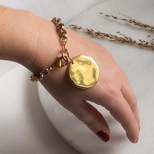 Chunky gold charm bracelet with big round coin, Oversized  Bracelet Vintage style, Statement Thick chain bracelet, Mum Gift, FARIBA