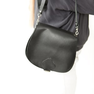 DIANE Medium, Black boho handbag, Womens Saddle Bag, Black Leather Womens Purse, Vintage Messenger Bag, Mothers gift handbag