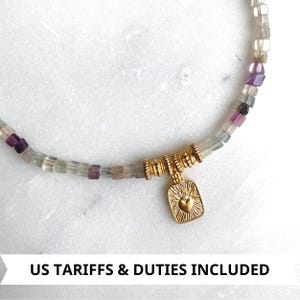 Heishi Necklace, Surfer Dainty necklace, Fluorite necklace with gold heart pendant, Tiny cubes beaded necklace, Boho Collier pierre femme