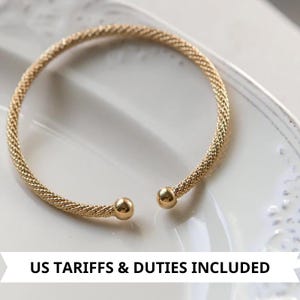 Bransoletka ze skręconej liny w kolorze złotym, Minimalistyczna regulowana bransoletka mankietowa, Bransoletka do układania w stosy, Codzienna biżuteria, Prezent urodzinowy dla niej, Prezent na dzień matki