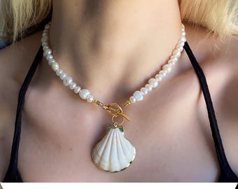 Bridal pearls and shell Necklace, Natural clam sea shell pendant Necklace, Siren core necklace, Wedding pearl Summer mermaid necklace, AEGIR