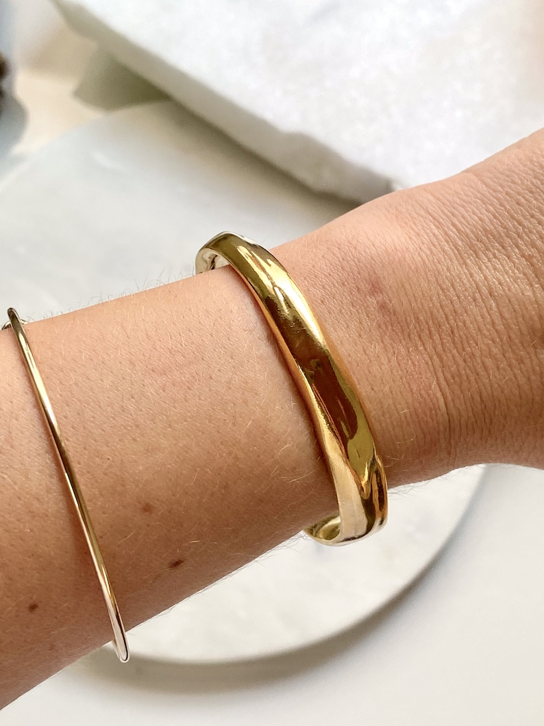 Minimal Gold Bracelet Chunky Cuff Bracelet Statement Bungle Bracelet Christmas Gift for her, Goldenes Armband image 3