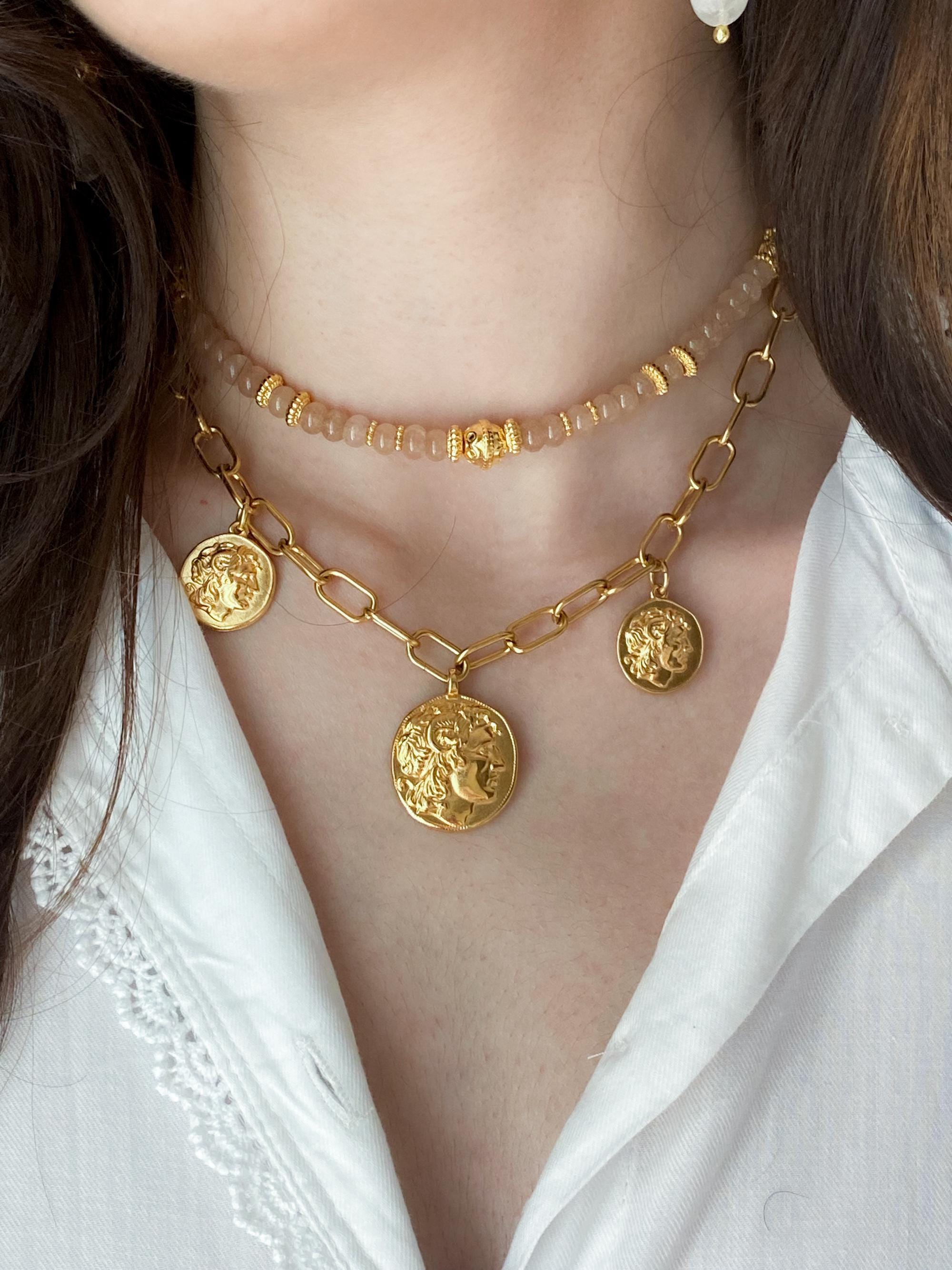 コイン付きチャンキーゴールドチャームブレスレット、アレクサンダー