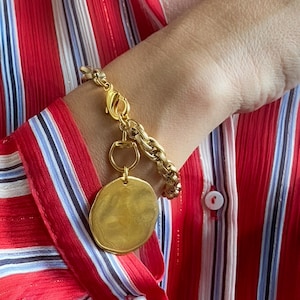 Chunky gold charm bracelet with big round coin, Statement Thick chain bracelet, Oversized  Bracelet Vintage style, Gift for Her, FARIBA