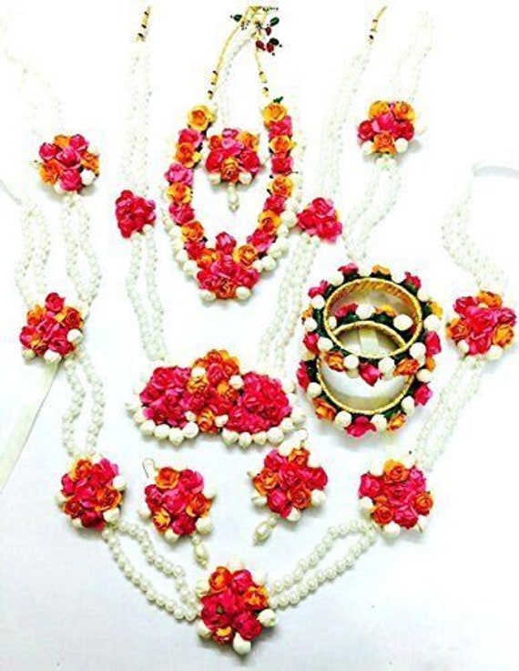 flower jewelry for baby shower