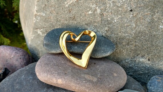 Vintage Heart Brooch, Gold Tone Costume Jewelry, … - image 9