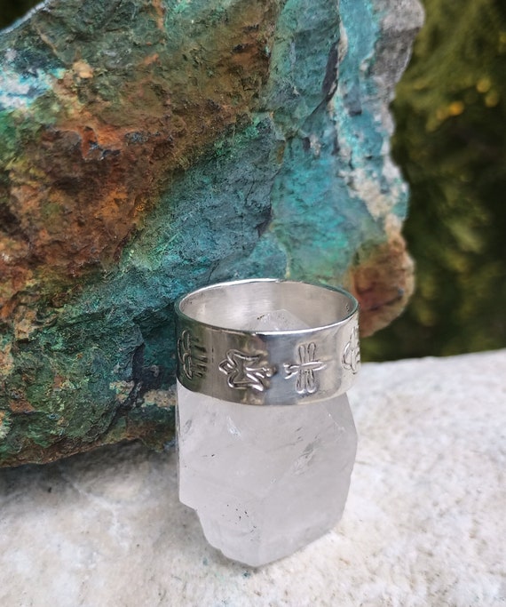 Sterling Silver Storyteller Ring, Vintage Native … - image 3