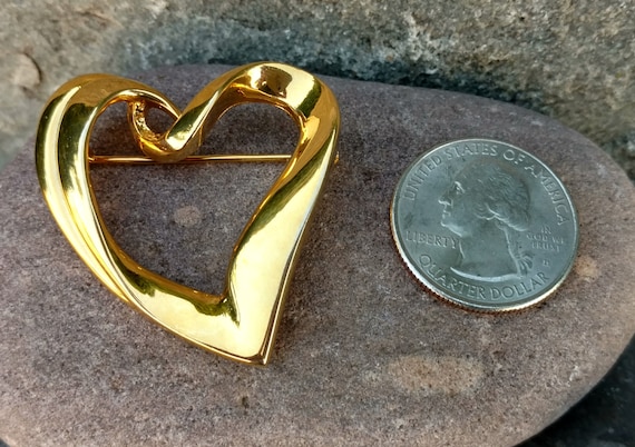 Vintage Heart Brooch, Gold Tone Costume Jewelry, … - image 4