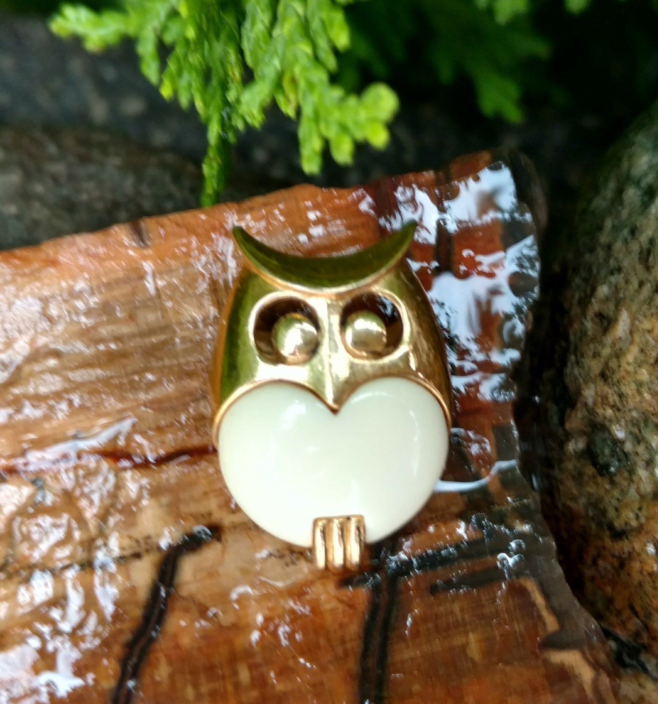 Crown Trifari Owl Brooch Vintage Costume Jewelry Pin Gold Tone