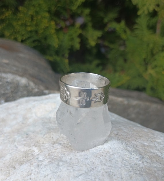 Sterling Silver Storyteller Ring, Vintage Native … - image 4