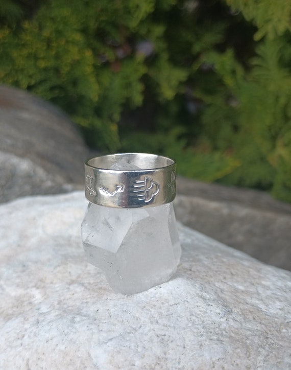 Sterling Silver Storyteller Ring, Vintage Native … - image 1