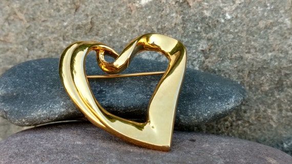 Vintage Heart Brooch, Gold Tone Costume Jewelry, … - image 2
