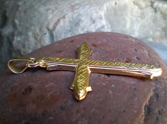 14K Gold Cross Pendant, Textured & Polished Desig… - image 3