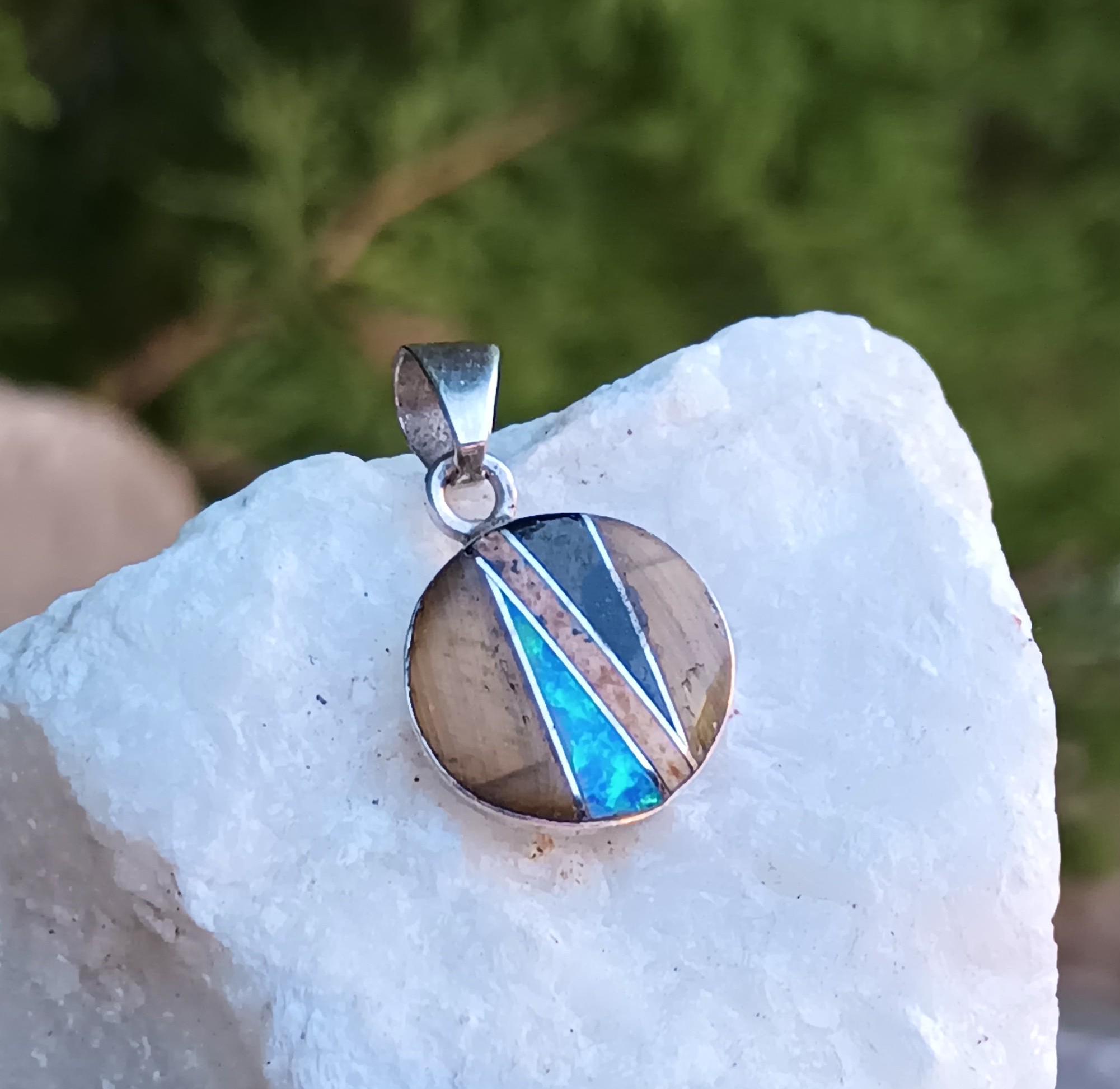 Inlaid opal jewelry outlet