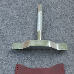 Furador manual para cortar bolso de carteira
