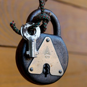 ANTIQUE IRON PADLOCK Vintage Rustic old fashion  Chest trunk Door lock working antique iron lock & key lock Medieval