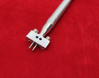 Manual punch for thick leather
