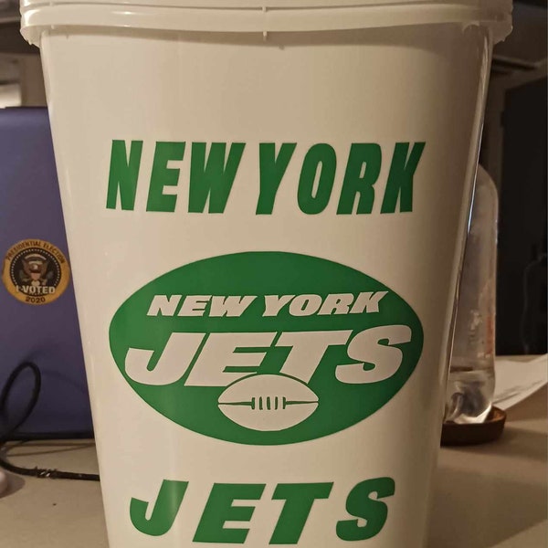 New York Jets Die-Cut Vinyl Decal Trash Can Bathroom  Laundry Man Cave NFL Football Men's Gift