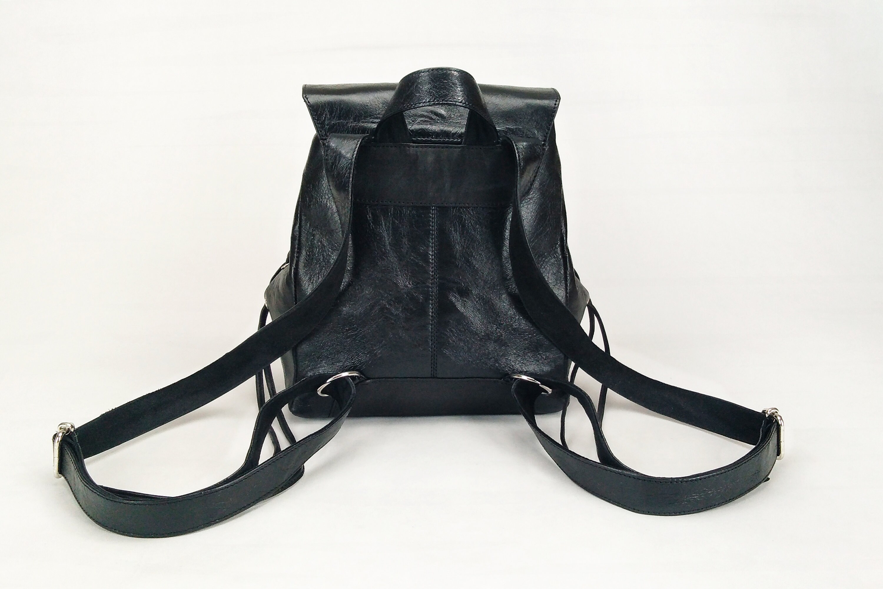 Small Black Leather Backpack Purse: Handmade Italian Leather  display picture 1