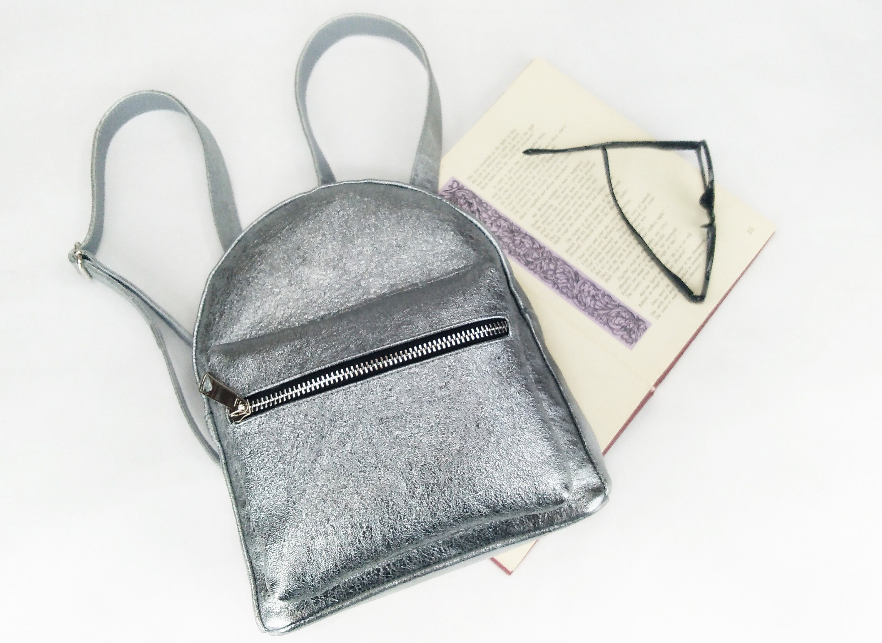 Silver Metallic Leather Backpack Purse: Handmade Bag From  display picture 2