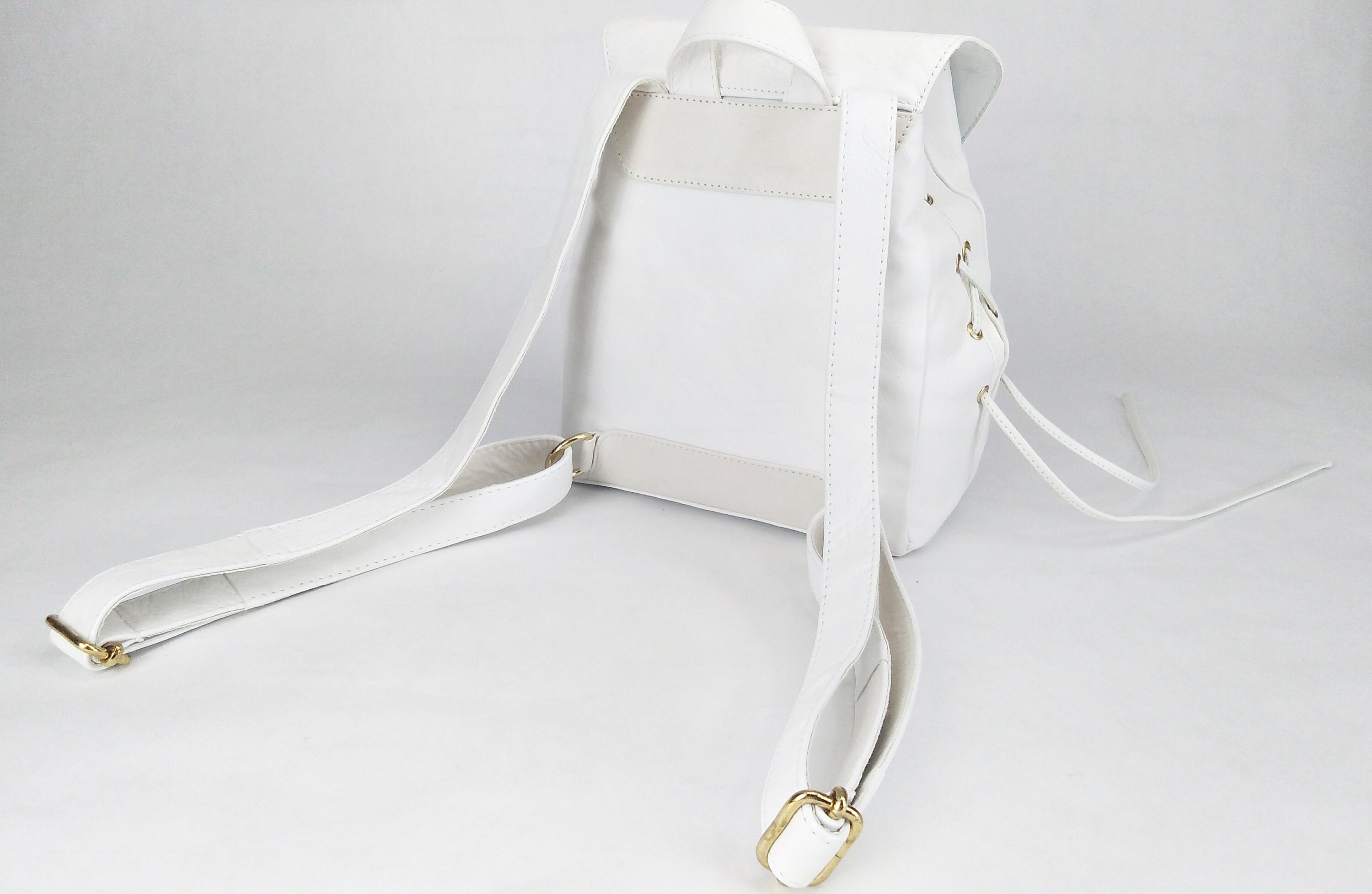 Handmade White Leather Backpack: Small Women display picture 3