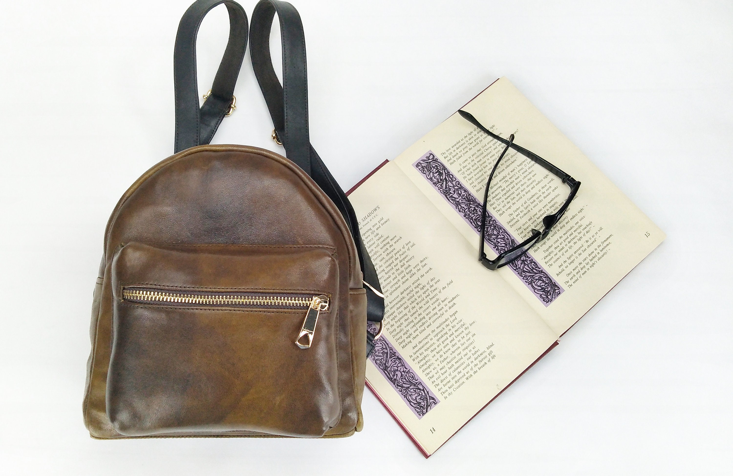 Vintage Italian Leather Backpack Brown Distressed Patina Made in Italy Womens Large Italian Leather Backpack With Zippered Front  main image 2