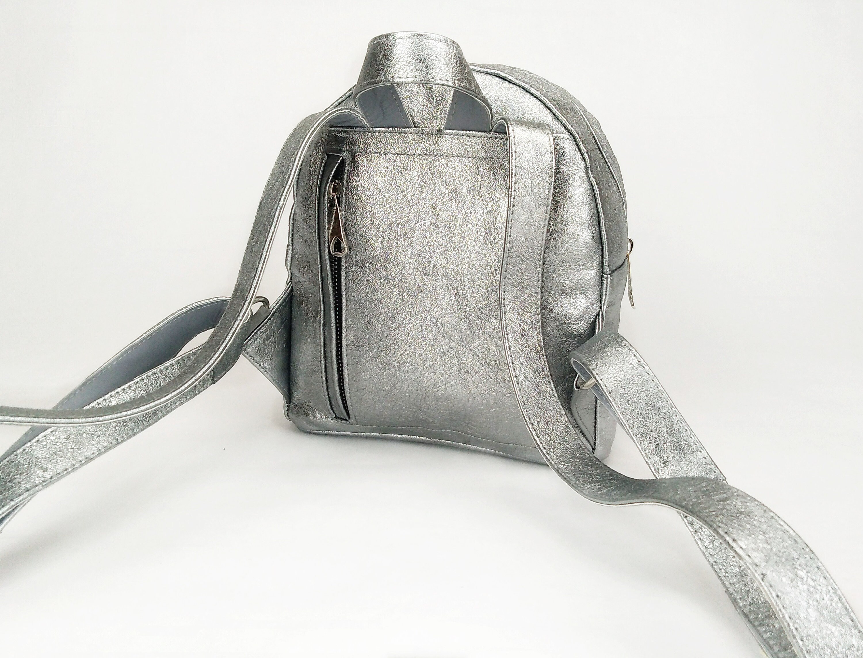 Silver Metallic Leather Backpack Purse: Handmade Bag From  display picture 1