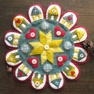 Pattern and Instructions - Cozy Cottage Wool Felt Applique Mat How To PDF Download stitching Embroidery Wool Felt Applique Design