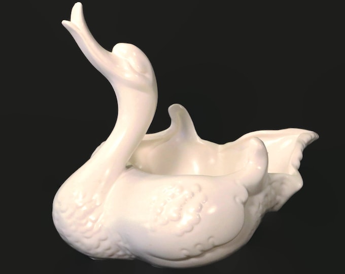 Hull 23 Swan Planter Large Ivory White Satin