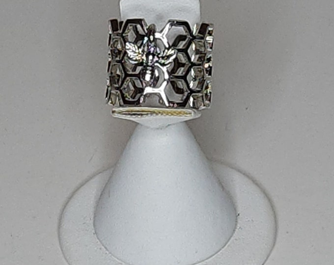Vintage Silver Tone Honey Comb Ring with Bee Adjustable Size 7.5 A-3-40