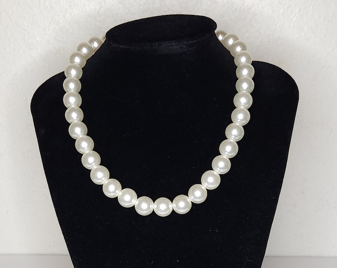 Vintage Hong Kong Marked Faux Pearl Necklace 18 Inch A-2-79