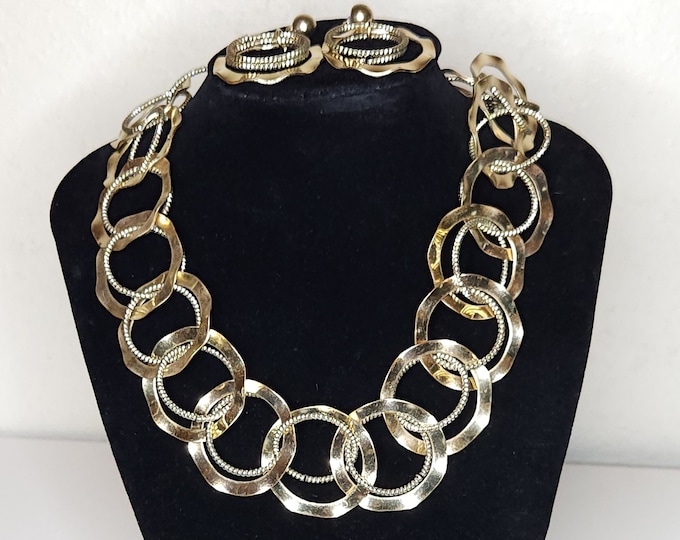 Vintage Gold Tone Circle Link Necklace and Matching Earrings Set 18 Inch A-2-36